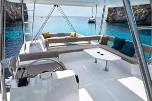 Bali 4.8 catamaran sailboat flybridge with seating area