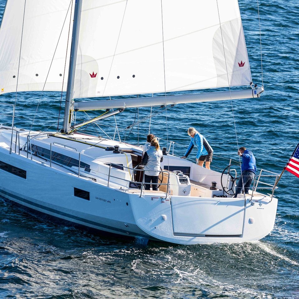 Jeanneau Sun Odyssey 490 sailing