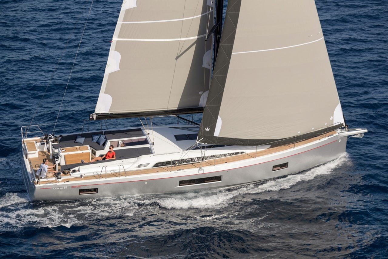 Beneteau Oceanis 46.1 monohull with sails up