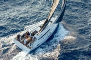 Aerial view of the Jeanneau 410 boat under sail