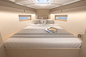 Double cabin berth aboard the Oceanis 37.1 sailboat