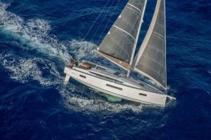 Aerial view of the Jeanneau 410 boat heeled over under sail