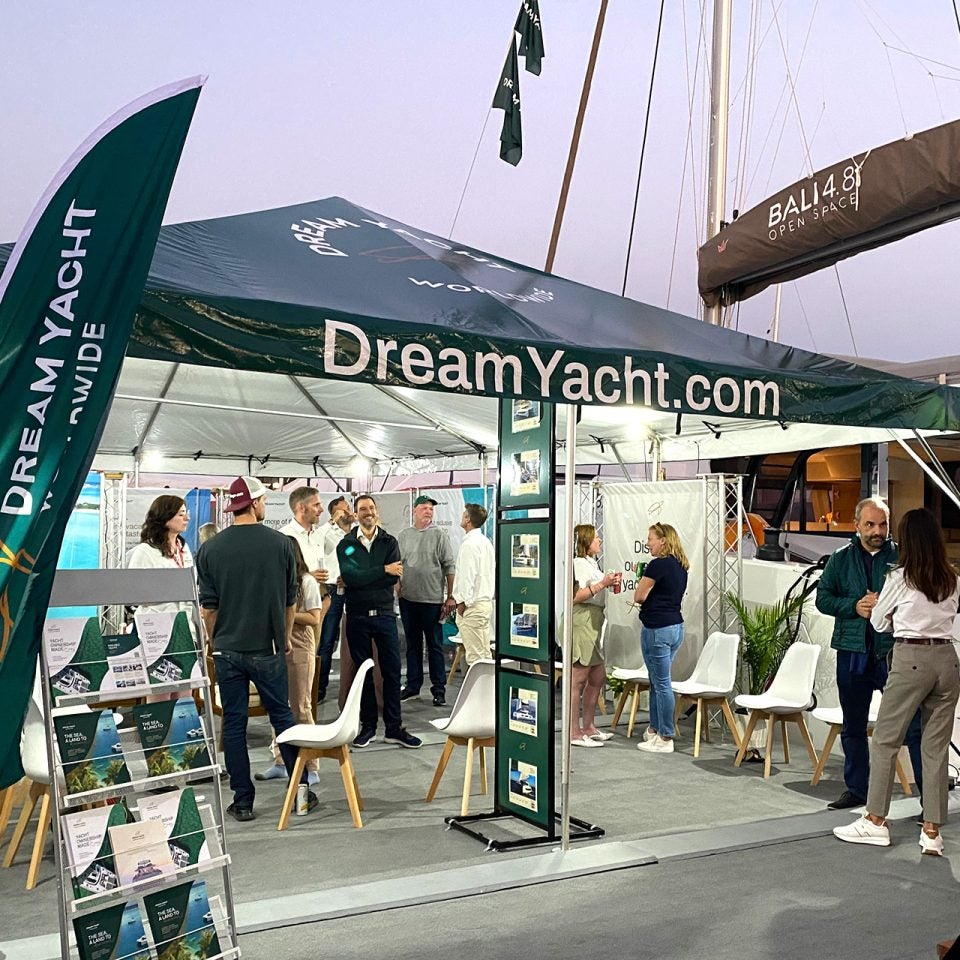 Dream yacht team at miami boat show